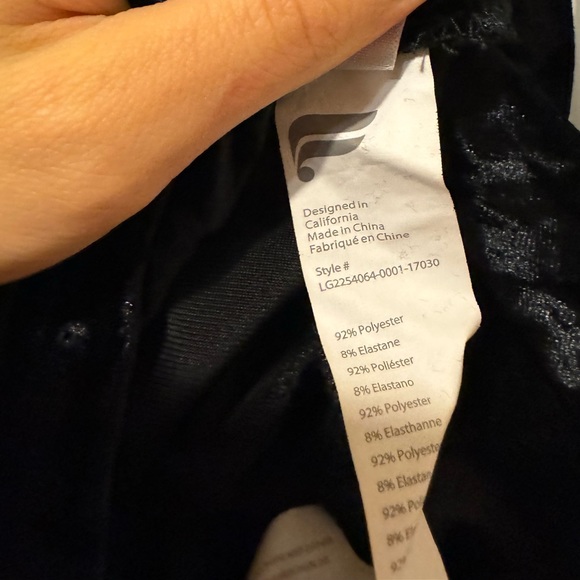 FABLETICS CROSSOVER VELVET LEGGINGS - Picture 4 of 4